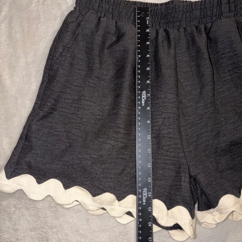 Entro Womens Black Ric Rac Scalloped Hem Shorts Elastic Waist Pockets P22729 L